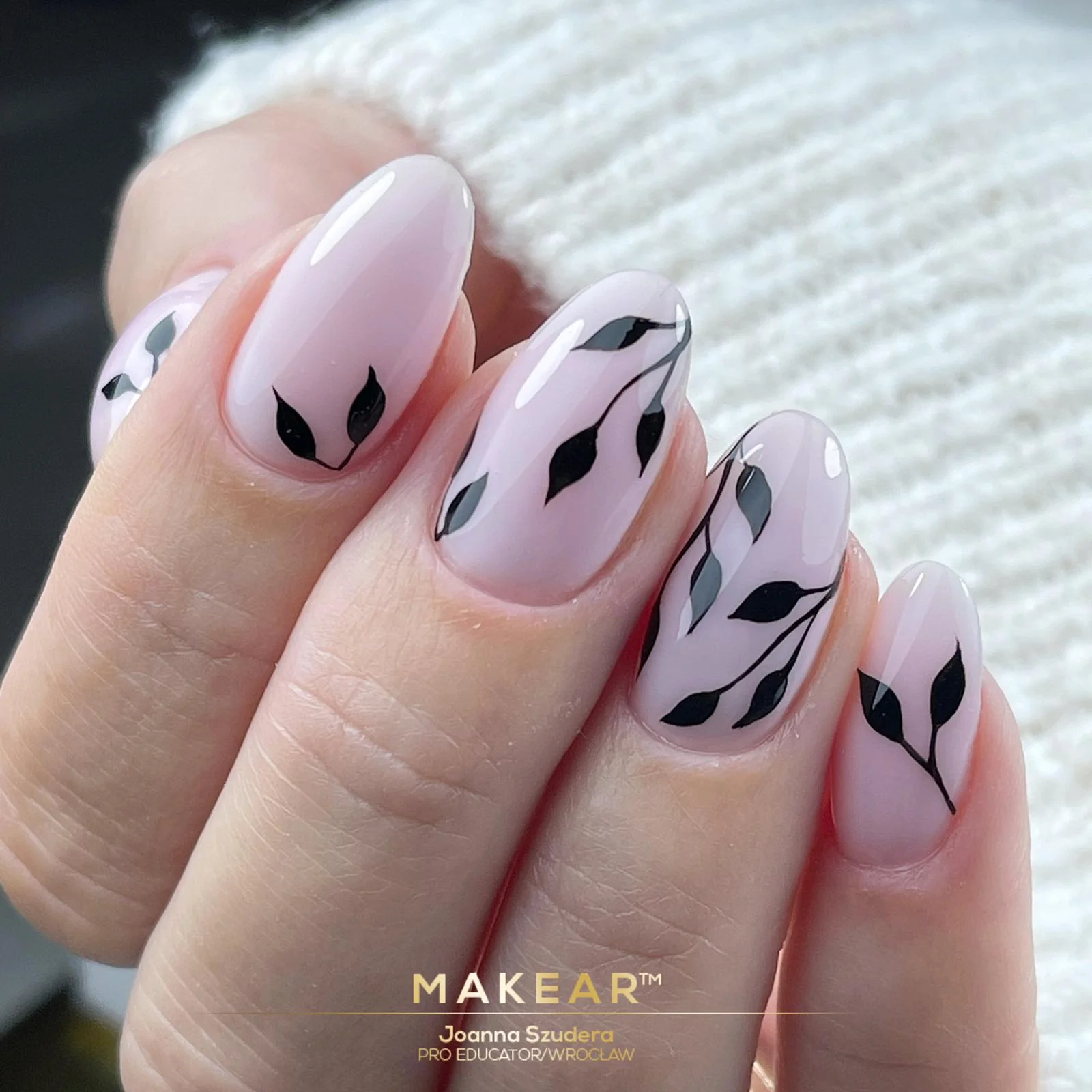 Makear Rubber Base - French Pink NRB02, 8ml - Image 4